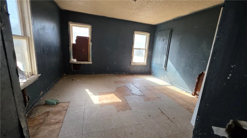 328 W Avenue D Robstown, TX 78380