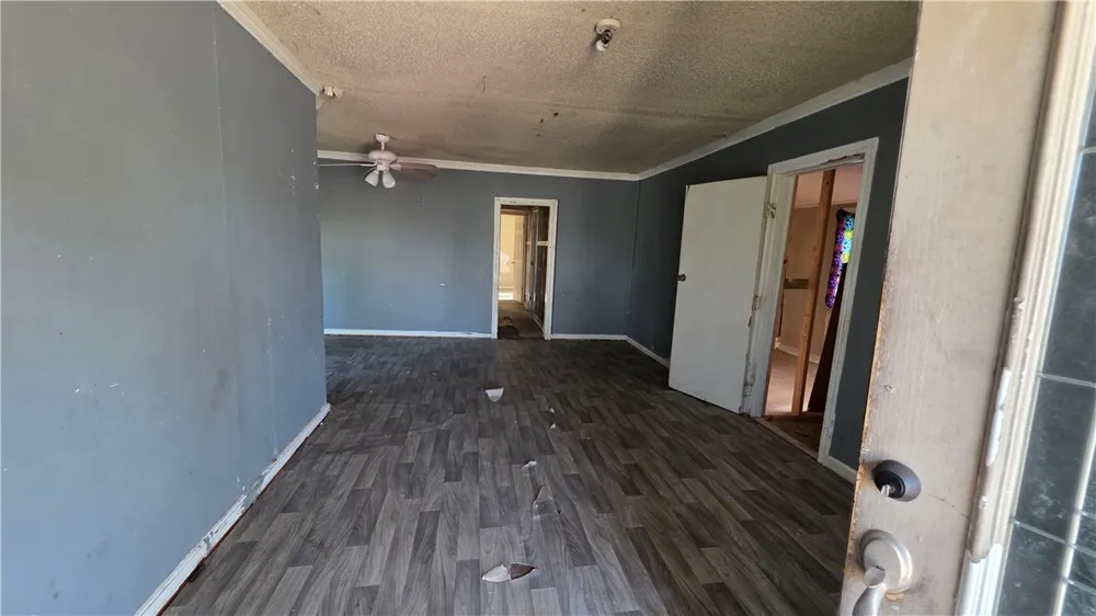 328 W Avenue D Robstown, TX 78380