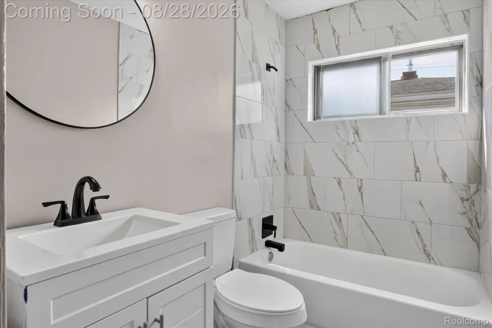 20349 Floral Street Livonia City, MI 48152