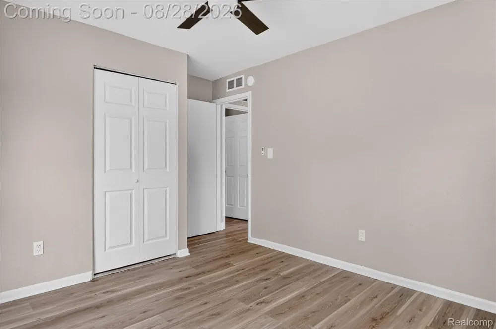 20349 Floral Street Livonia City, MI 48152