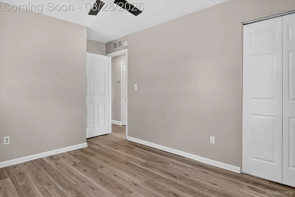 20349 Floral Street Livonia City, MI 48152
