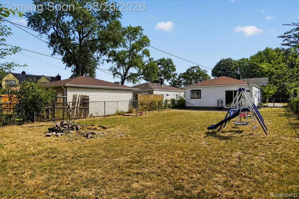 20349 Floral Street Livonia City, MI 48152