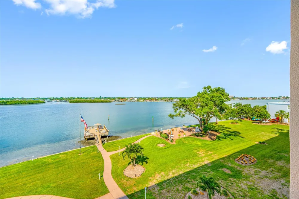 1847 SHORE DRIVE S #509 St Petersburg, FL 33707