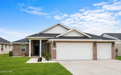 3804 Redbud Way