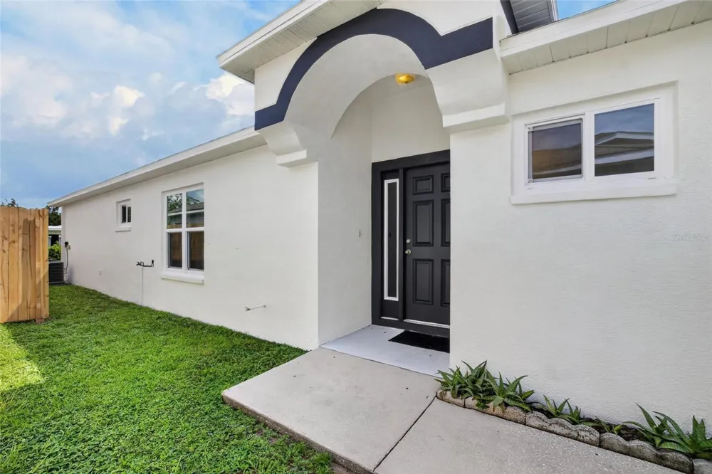 535 SCARLET MAPLE COURT Plant City, FL 33563
