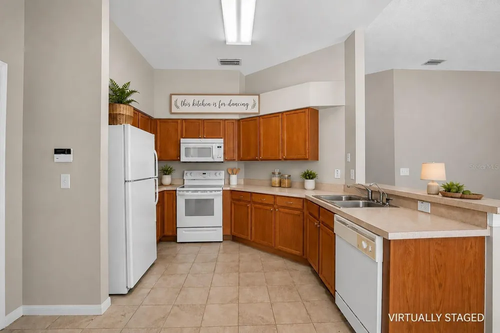 535 SCARLET MAPLE COURT Plant City, FL 33563