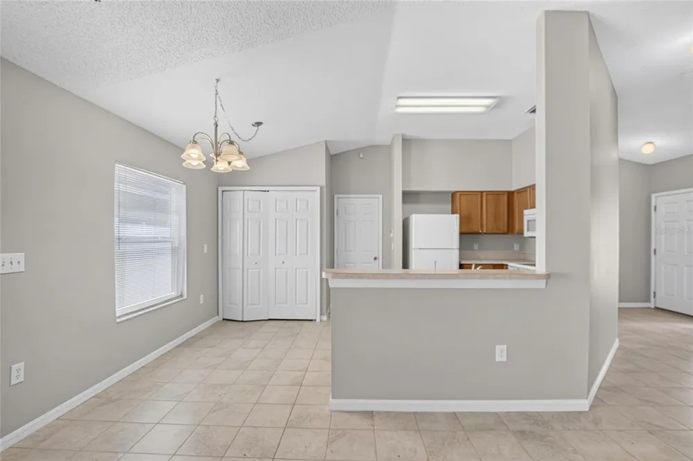 535 SCARLET MAPLE COURT Plant City, FL 33563