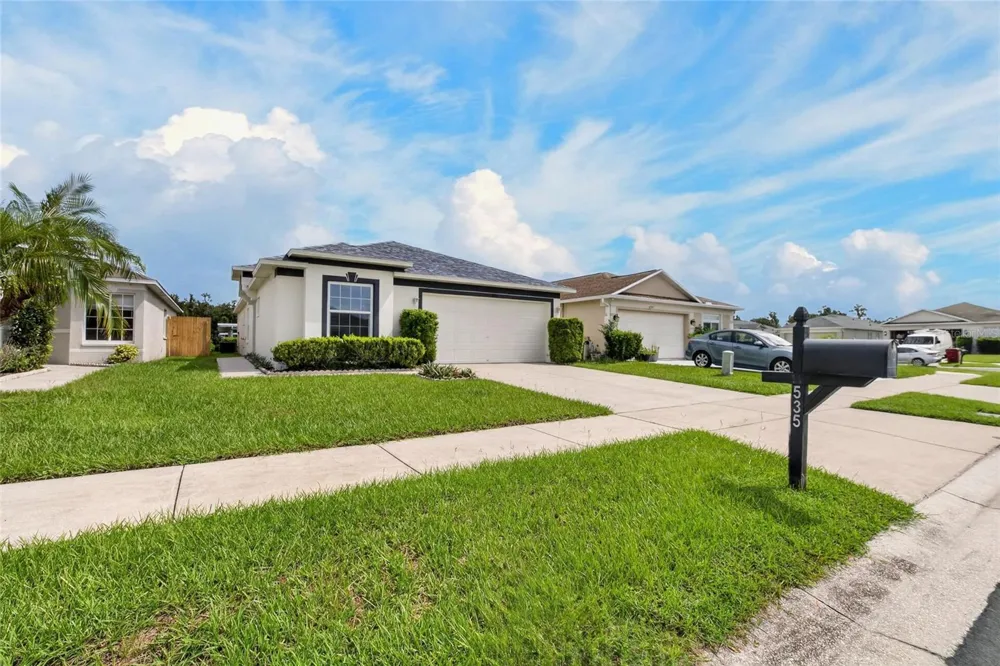 535 SCARLET MAPLE COURT Plant City, FL 33563