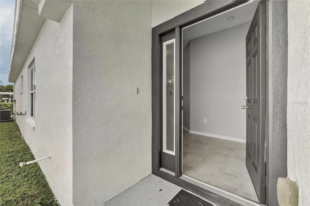535 SCARLET MAPLE COURT Plant City, FL 33563
