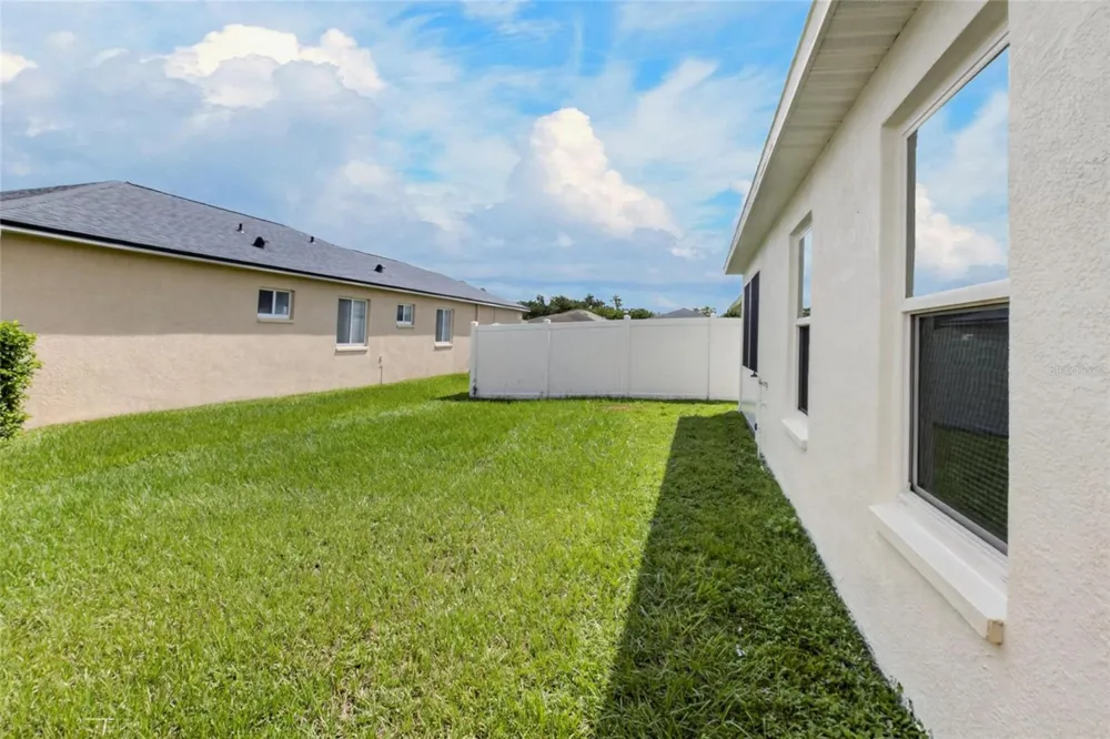 535 SCARLET MAPLE COURT Plant City, FL 33563