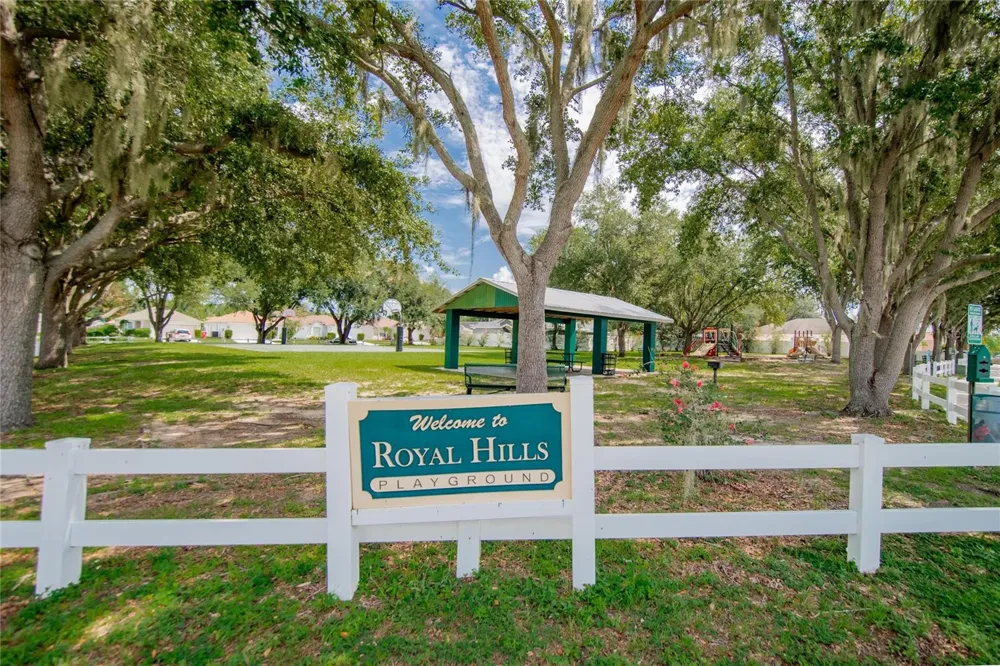 535 SCARLET MAPLE COURT Plant City, FL 33563