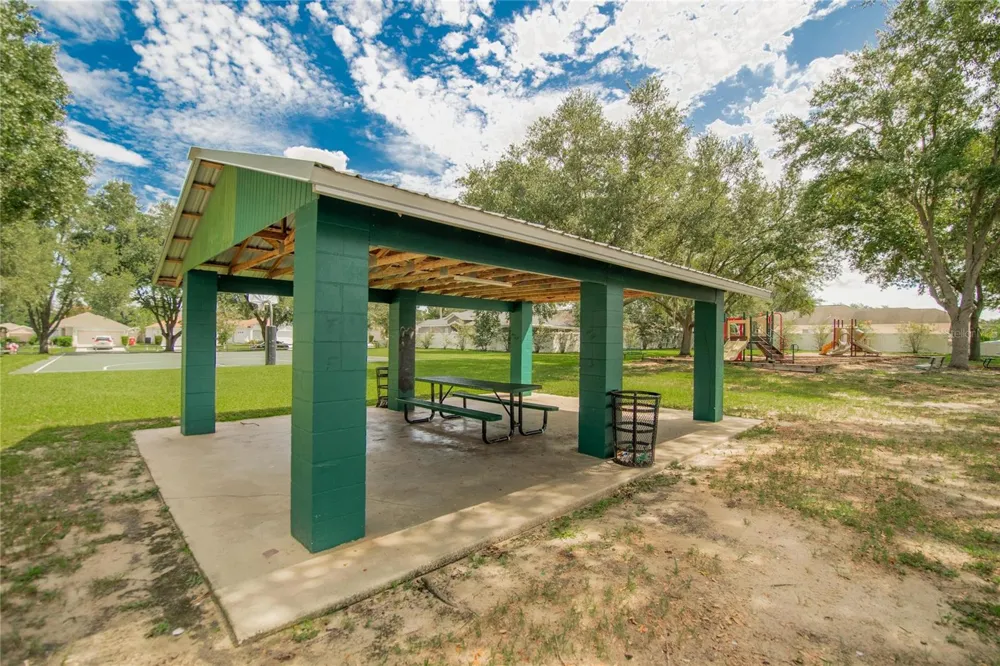 535 SCARLET MAPLE COURT Plant City, FL 33563