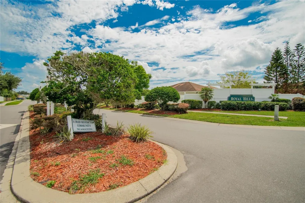 535 SCARLET MAPLE COURT Plant City, FL 33563