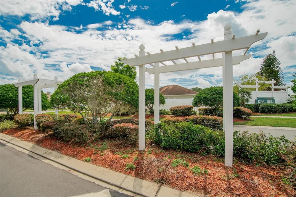 535 SCARLET MAPLE COURT Plant City, FL 33563