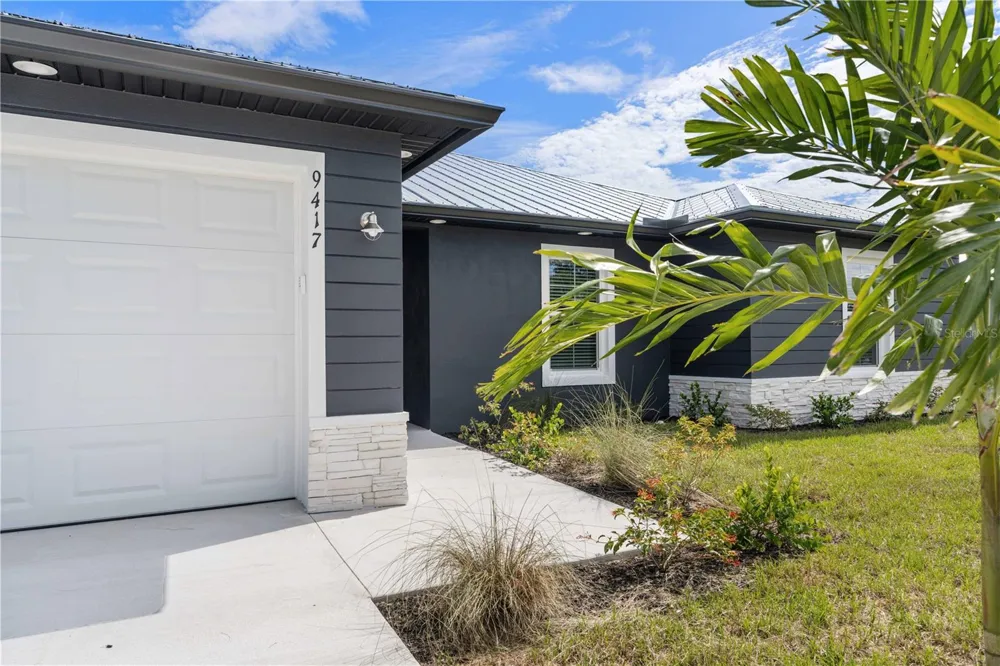 9417 HEARTWELLVILLE AVENUE Englewood, FL 34224