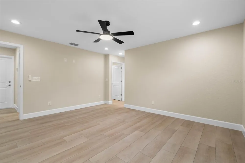 9417 HEARTWELLVILLE AVENUE Englewood, FL 34224