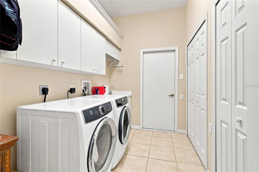 7215 PINE VALLEY STREET Bradenton, FL 34202