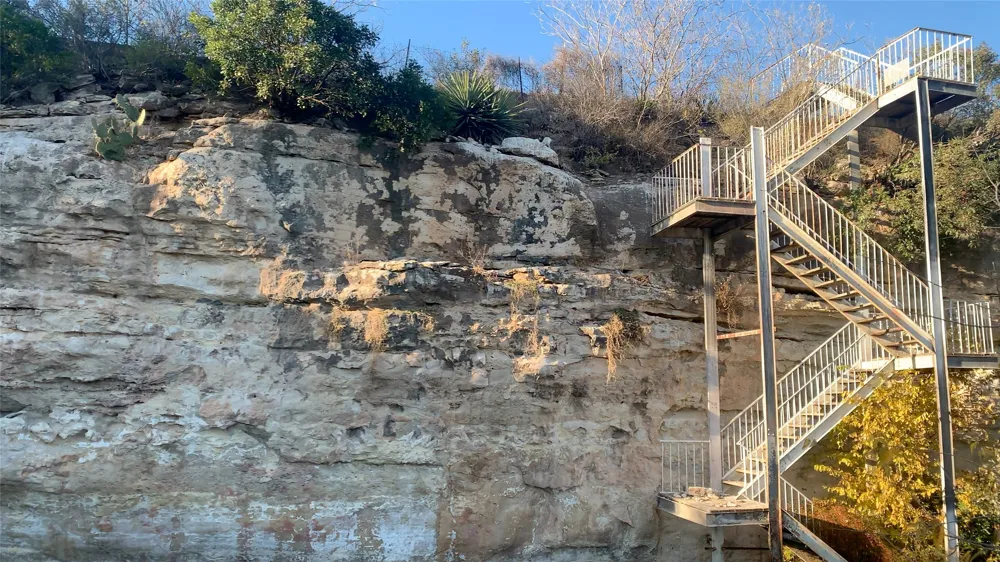 25555 Pedernales Point Drive Spicewood, TX 78669