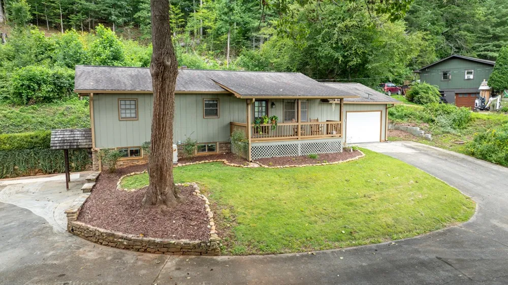 Parkview Ln Franklin, NC 28734