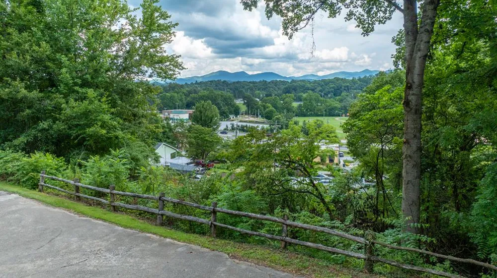 Parkview Ln Franklin, NC 28734