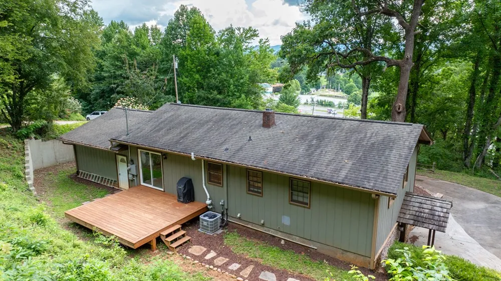 Parkview Ln Franklin, NC 28734
