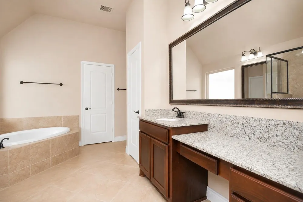 173 Pinnacle Ridge Dr Montgomery, TX 77316