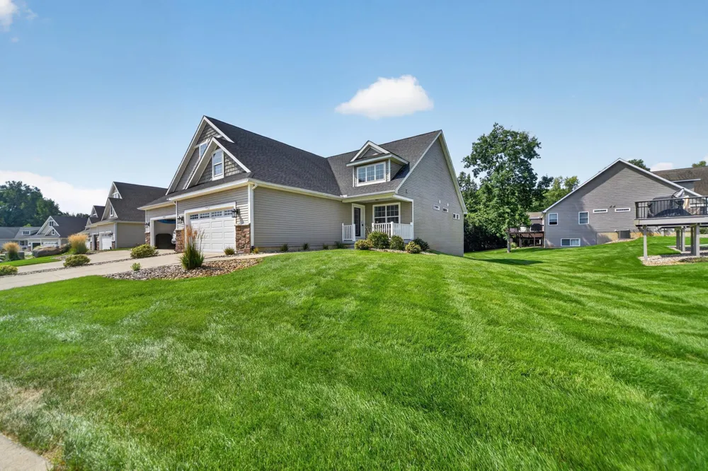 4048 Stoneridge Drive Jackson, MI 49203