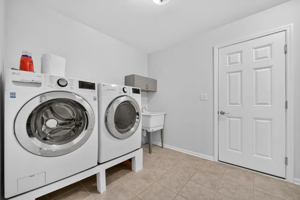 4048 Stoneridge Drive Jackson, MI 49203