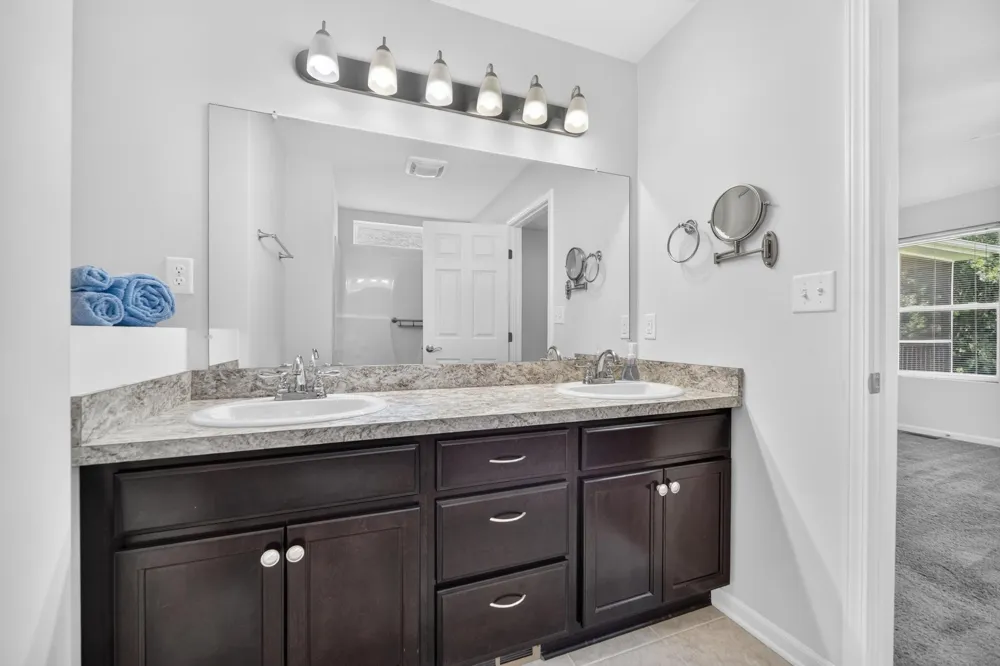 4048 Stoneridge Drive Jackson, MI 49203