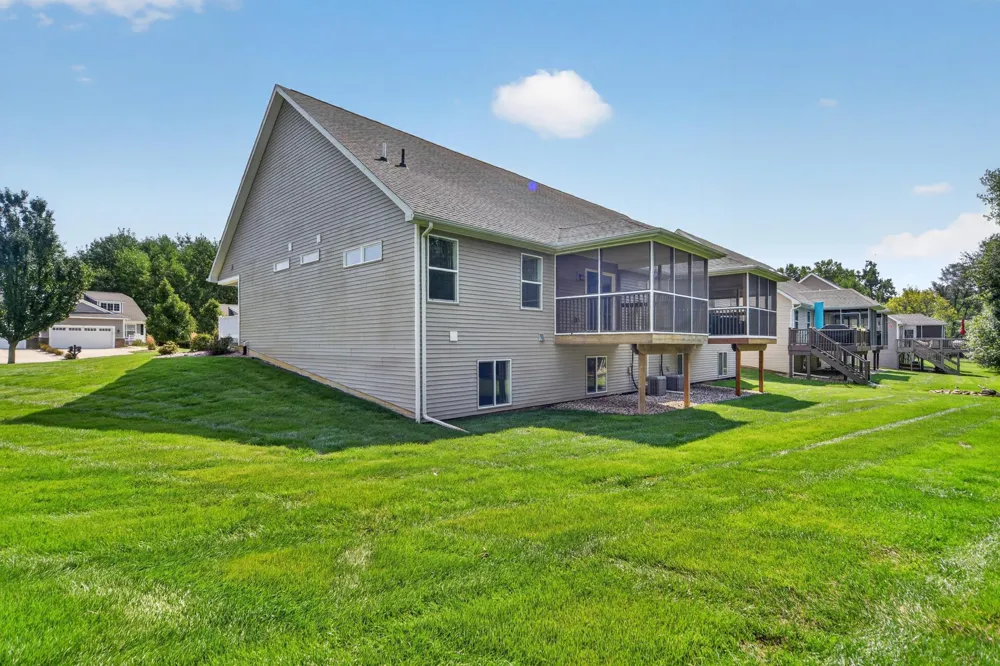 4048 Stoneridge Drive Jackson, MI 49203