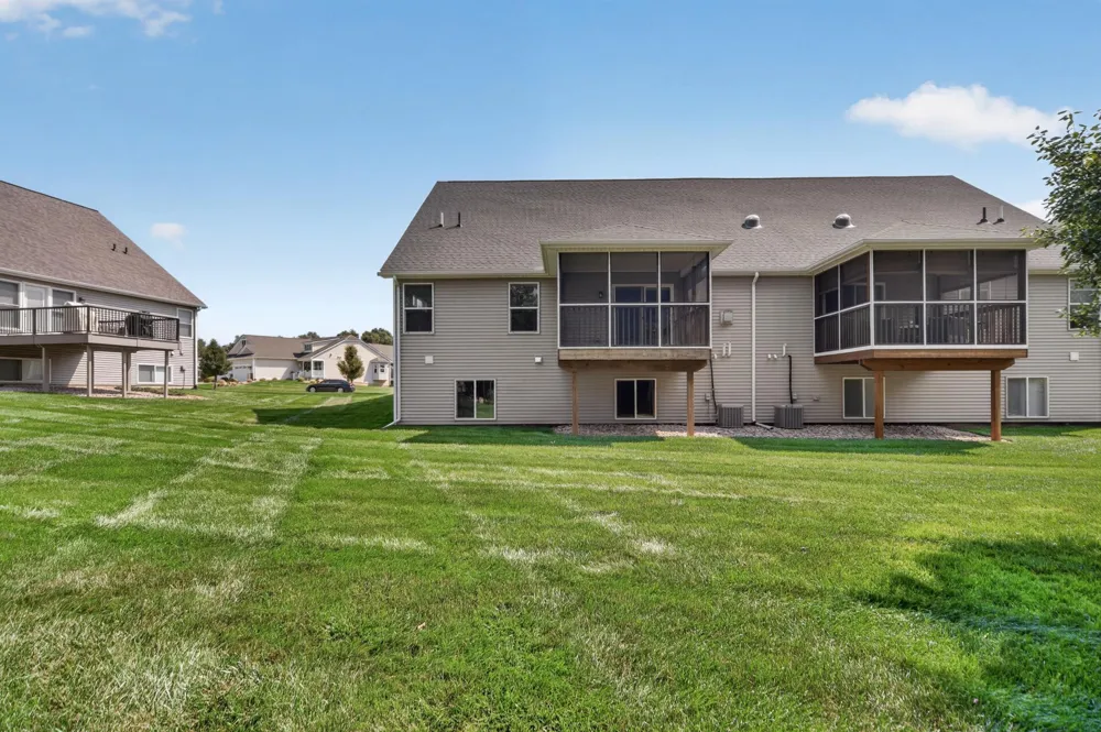 4048 Stoneridge Drive Jackson, MI 49203