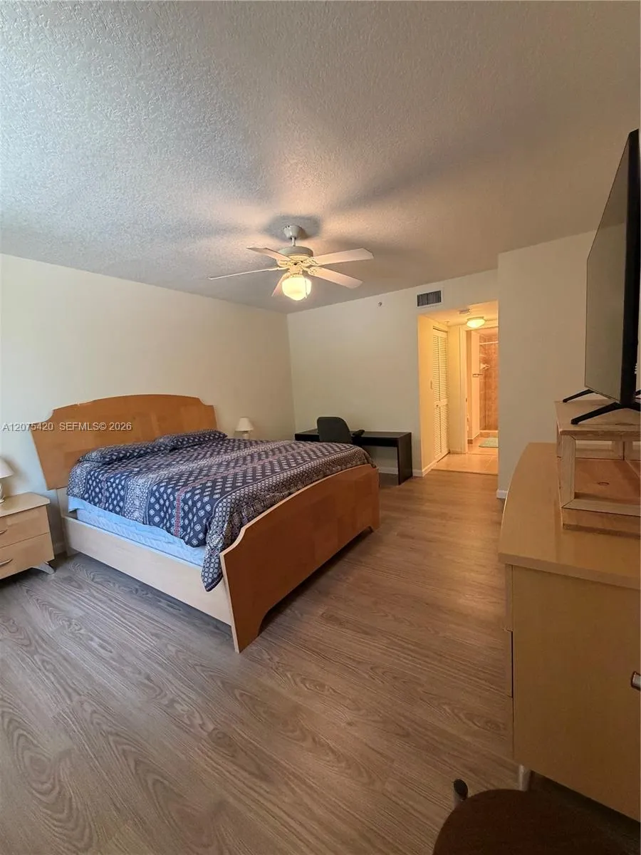 619 E Sheridan St #105 Dania Beach, FL 33004