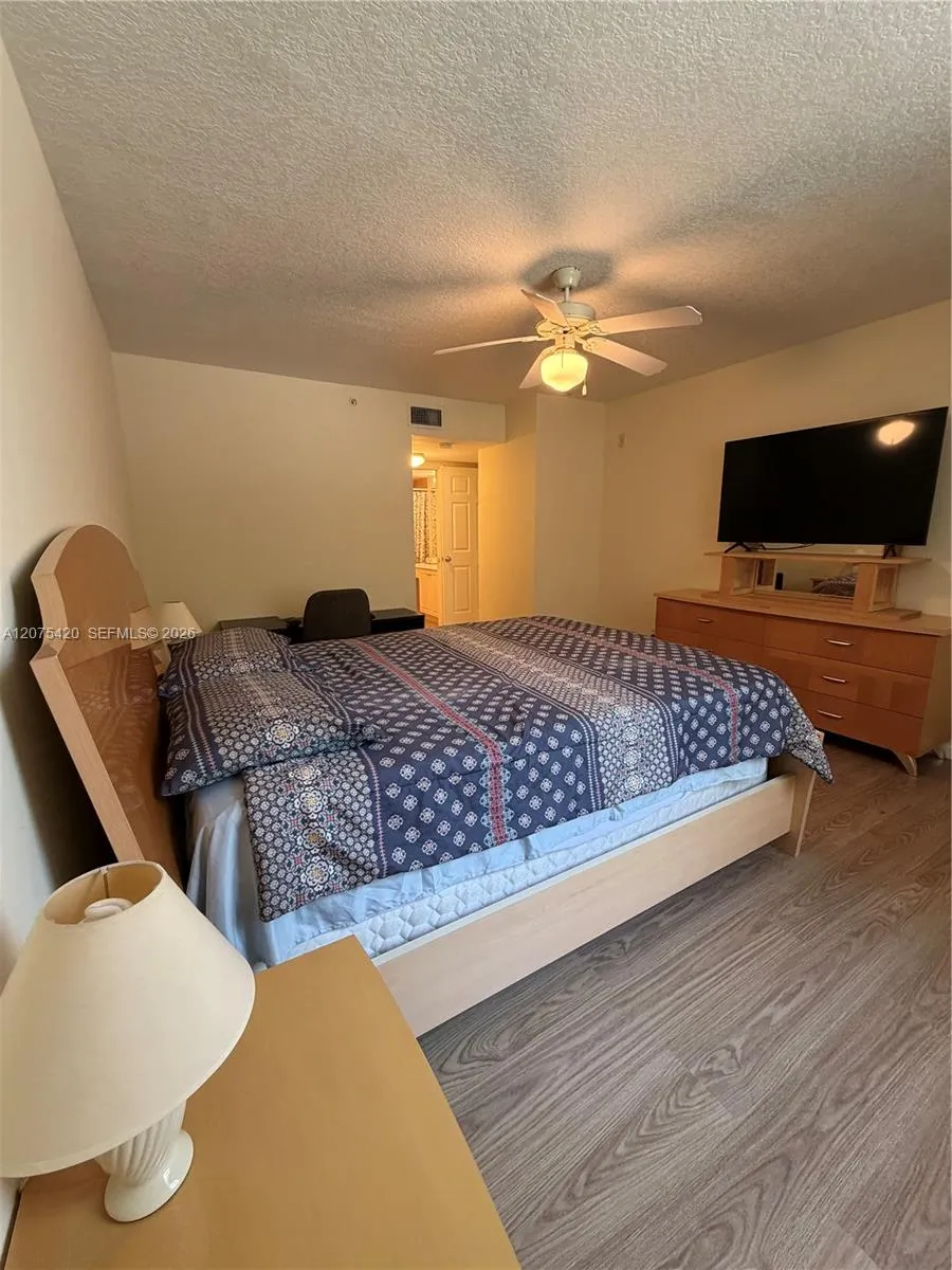 619 E Sheridan St #105 Dania Beach, FL 33004