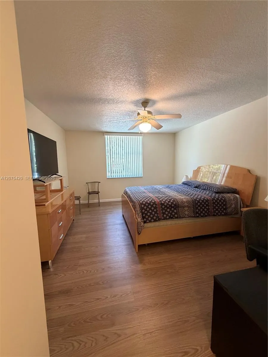 619 E Sheridan St #105 Dania Beach, FL 33004