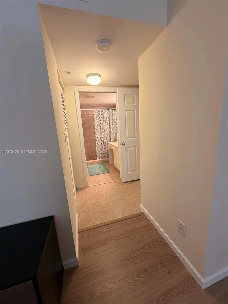 619 E Sheridan St #105 Dania Beach, FL 33004