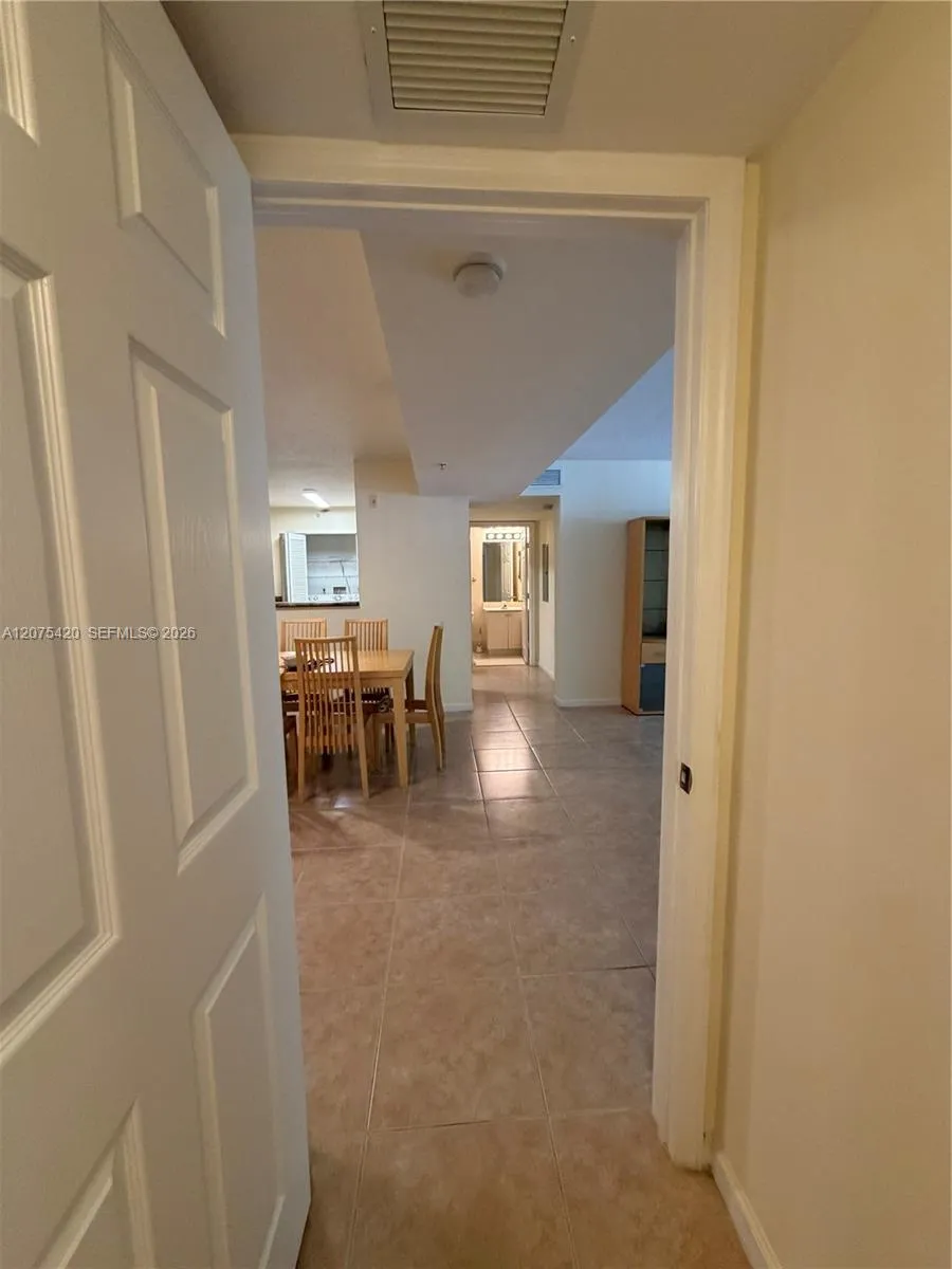 619 E Sheridan St #105 Dania Beach, FL 33004