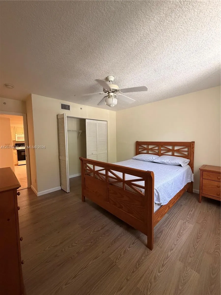 619 E Sheridan St #105 Dania Beach, FL 33004