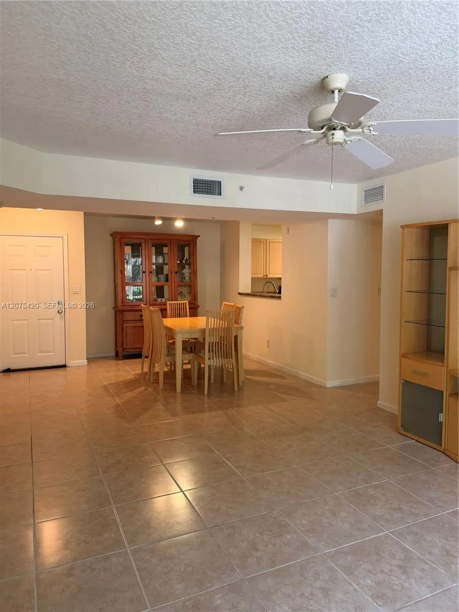 619 E Sheridan St #105 Dania Beach, FL 33004