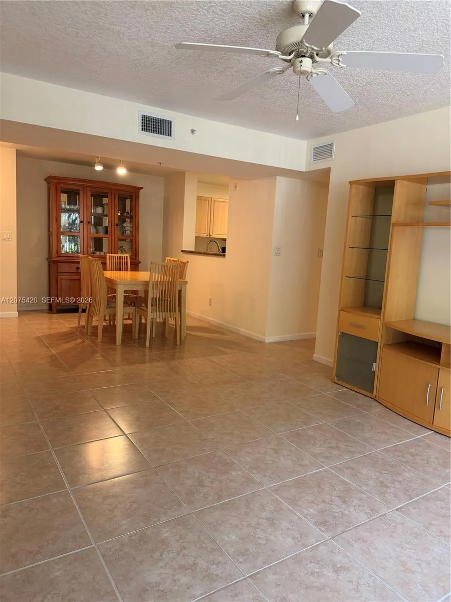 619 E Sheridan St #105 Dania Beach, FL 33004