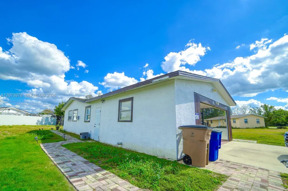 511 York Lehigh Acres, FL 33936