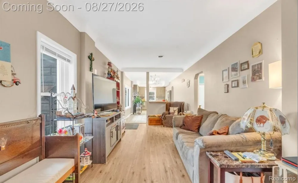 16423 Admiral Fraser City, MI 48026