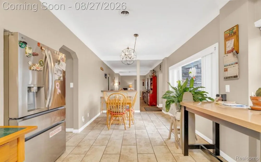 16423 Admiral Fraser City, MI 48026