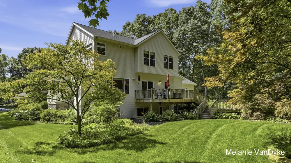 5133 Brownstone Drive NE Cannon Township, MI 49341