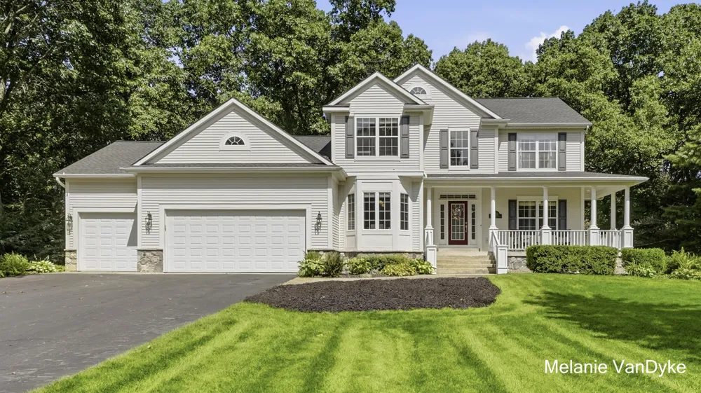 5133 Brownstone Drive NE Cannon Township, MI 49341