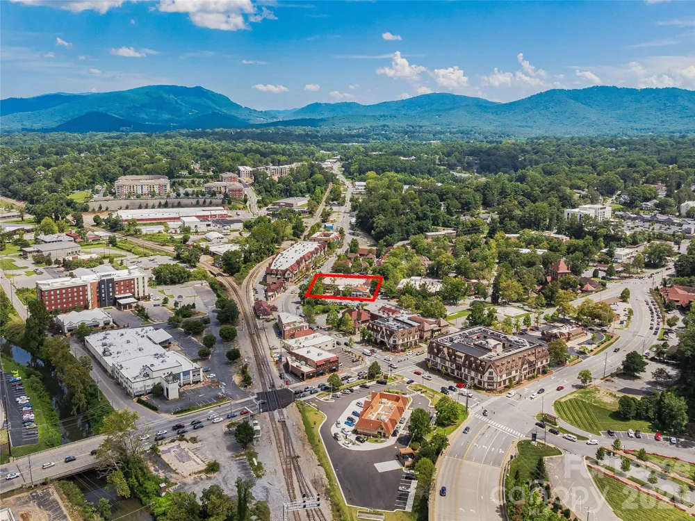 10 Biltmore Plaza Asheville, NC 28803
