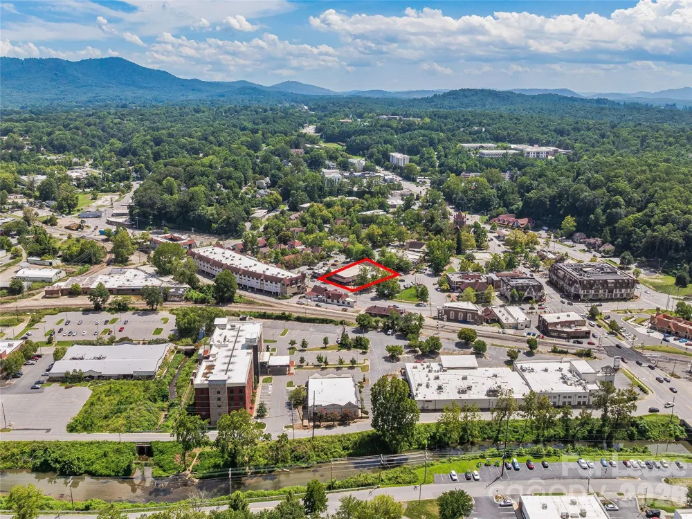 10 Biltmore Plaza Asheville, NC 28803