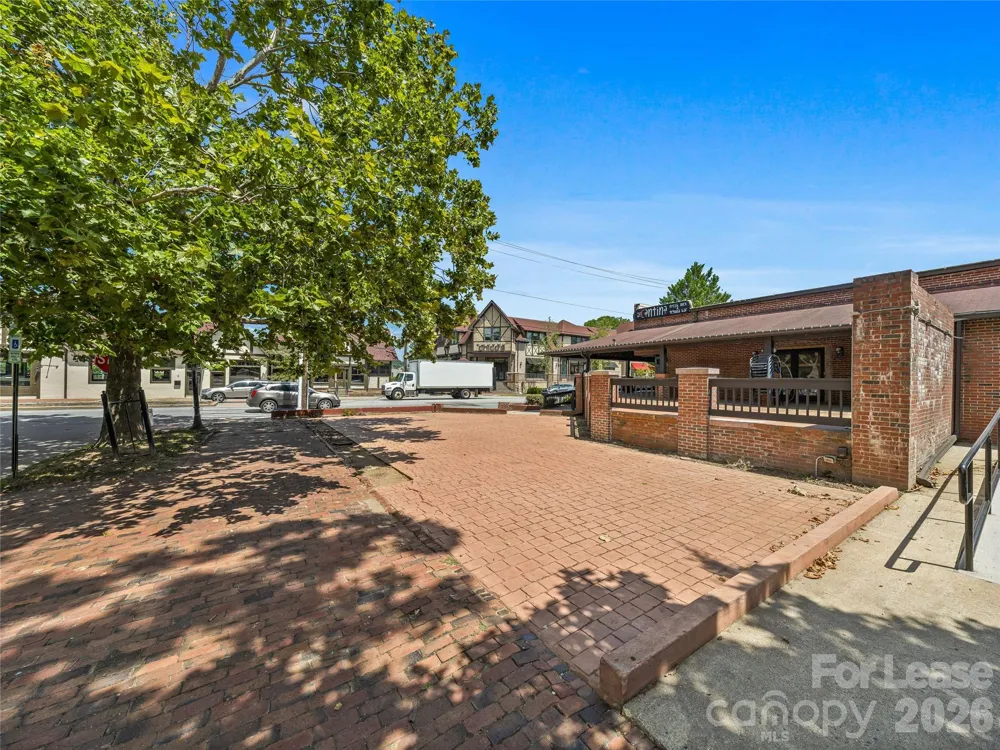 10 Biltmore Plaza Asheville, NC 28803