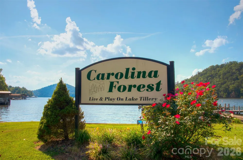 656 Pinelake Drive Troy, NC 27371