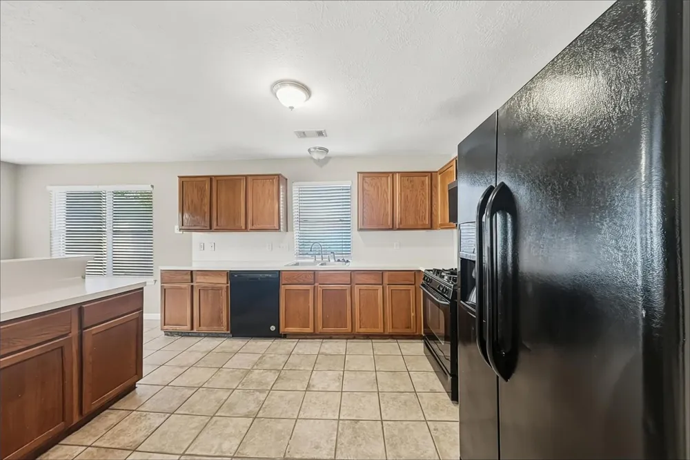 1423 Hunter Green Lane Fresno, TX 77545