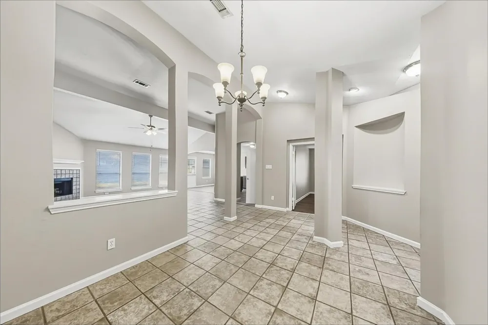 1423 Hunter Green Lane Fresno, TX 77545